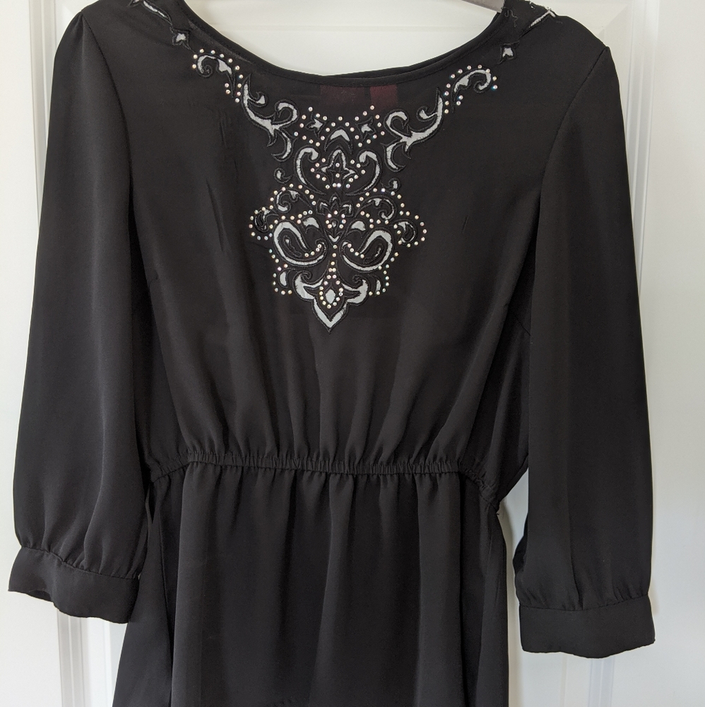 Black open back quarter sleeve